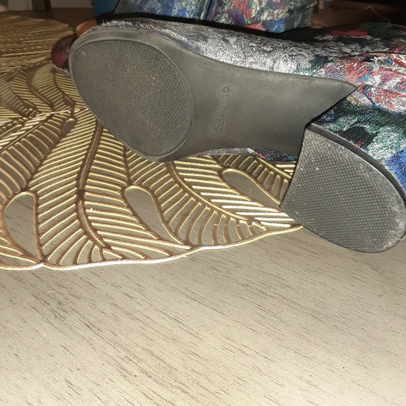 Boots - Picture 4 of 4